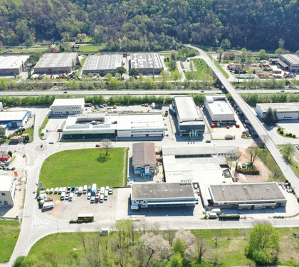 Supplement Manufacturer vs In-House Production